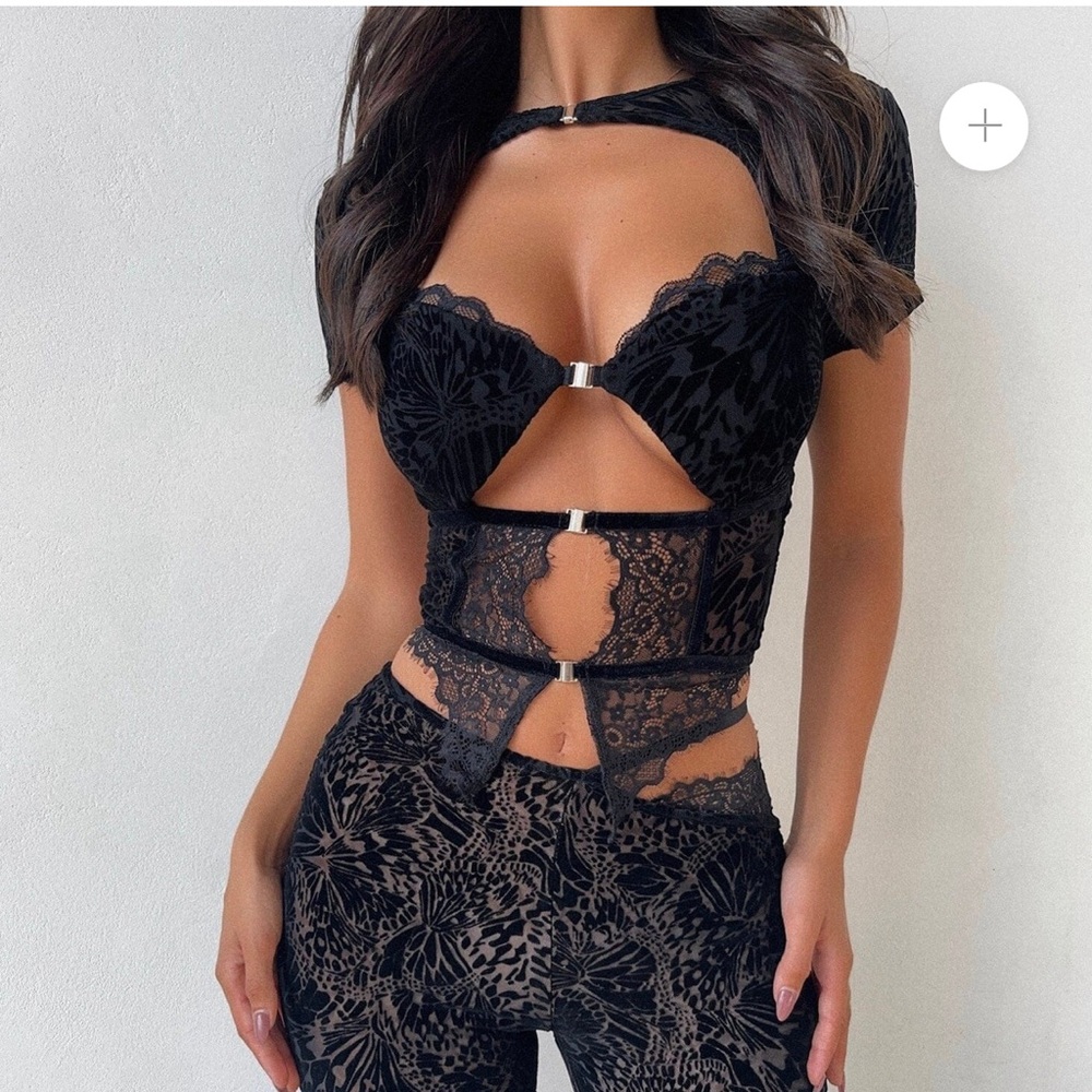 Outcast Cora Crop Top Black